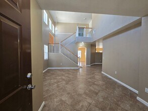 1602 W Ave H4 in Lancaster, CA - Foto de edificio - Building Photo