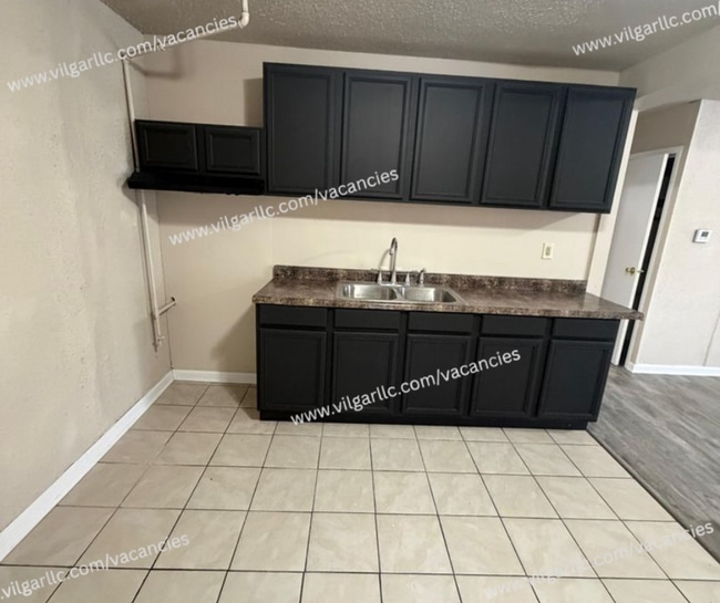 4233 W 22nd Ave in Gary, IN - Building Photo - Building Photo