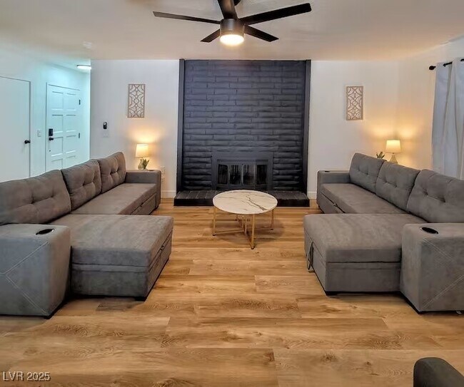 3113 Black Forest Dr in Las Vegas, NV - Building Photo - Building Photo