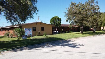 1724 Laurie St, Unit E in Harlingen, TX - Building Photo
