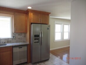 67 Marion St, Unit 2 in Medford, MA - Building Photo - Building Photo