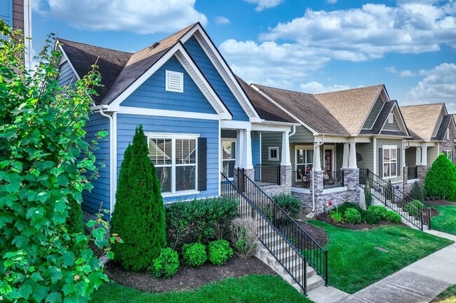 2437 Duxbury Dr in Columbia, TN - Building Photo - Building Photo