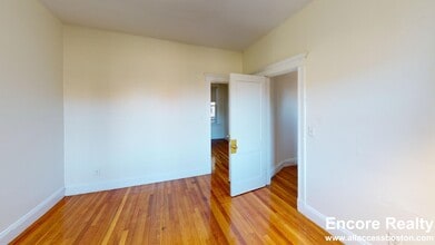 1620 Commonwealth Ave, Unit #4 in Boston, MA - Building Photo - Building Photo