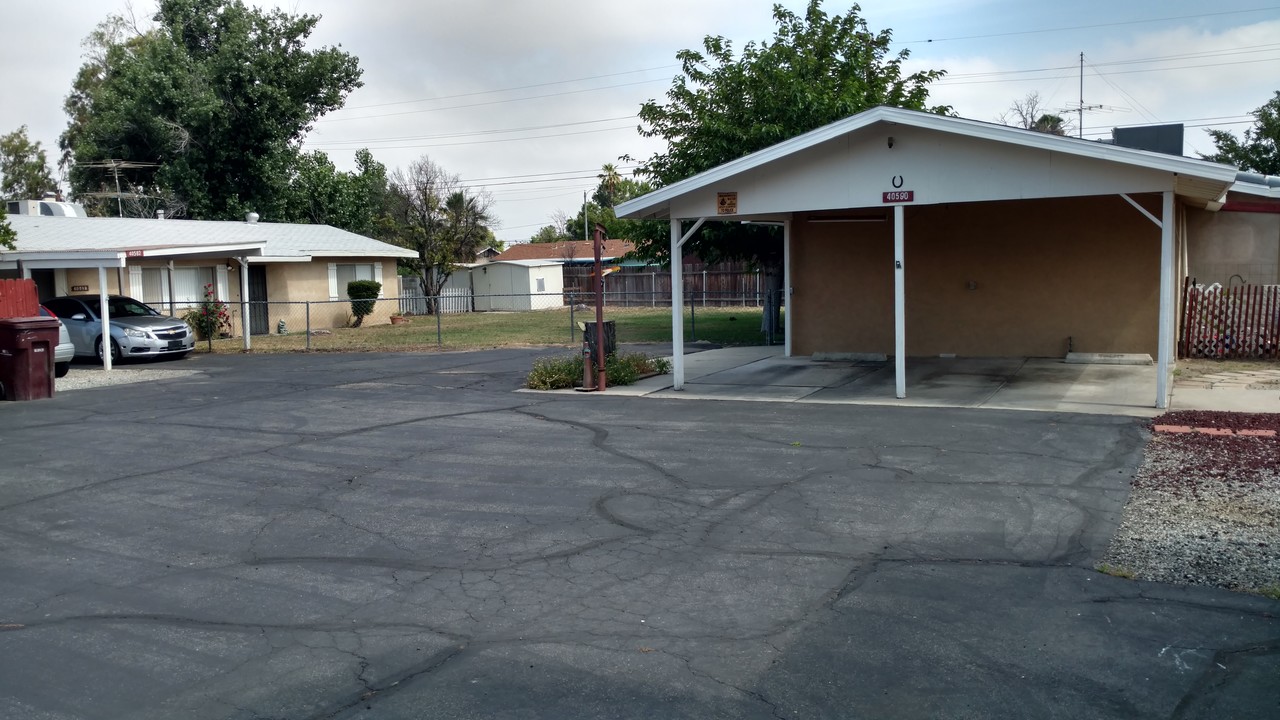 40588 Mayberry Ave in Hemet, CA - Building Photo