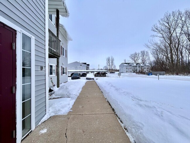 585 W Randall St in Coopersville, MI - Foto de edificio - Building Photo