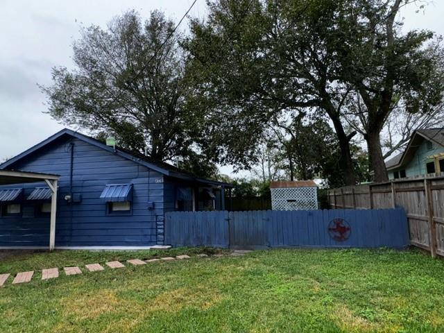 4104 Houx St in Bacliff, TX - Foto de edificio