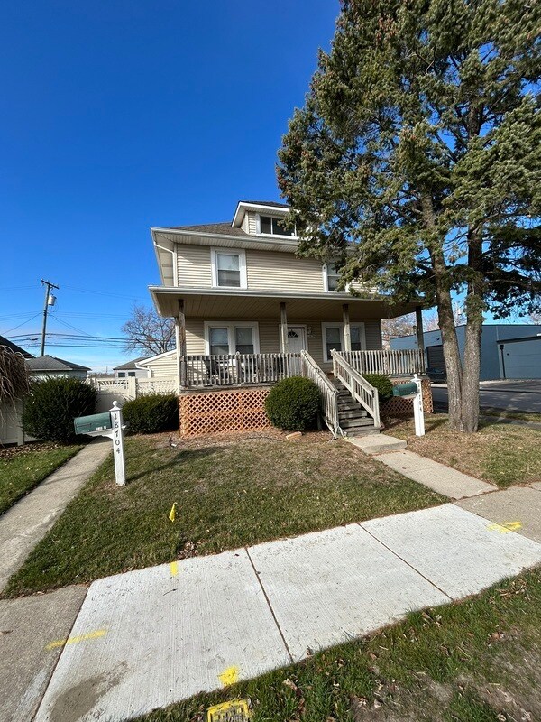 18704 Jefferson in Riverview, MI - Building Photo - Building Photo