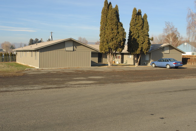 406 S 66th Ave in Yakima, WA - Building Photo - Building Photo