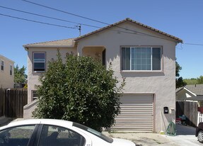 218 Suisun Ave in Rodeo, CA - Building Photo