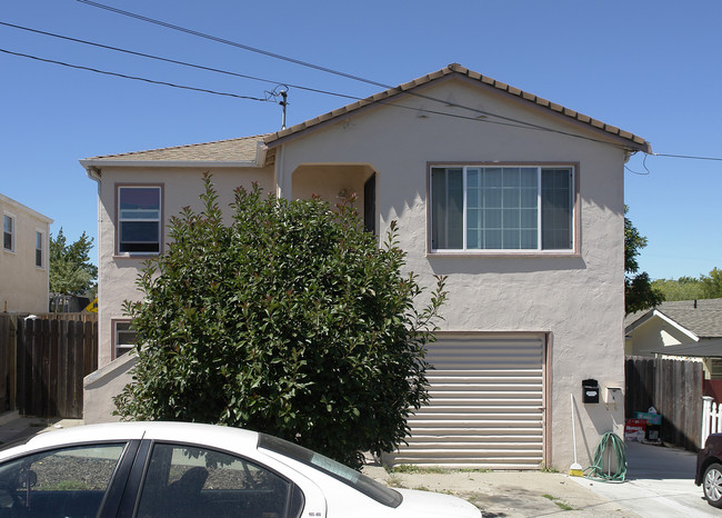 218 Suisun Ave in Rodeo, CA - Building Photo - Building Photo