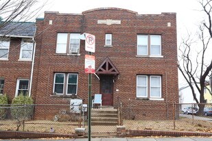 1108 Holbrook Ter NE in Washington, DC - Building Photo