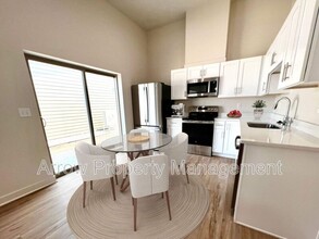 1021 Claude Rd in Grand Island, NE - Foto de edificio - Building Photo