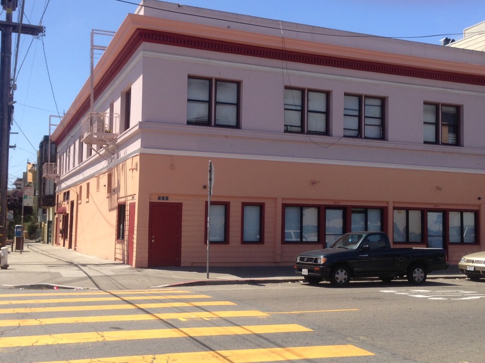 2601-2611 24th St in San Francisco, CA - Building Photo