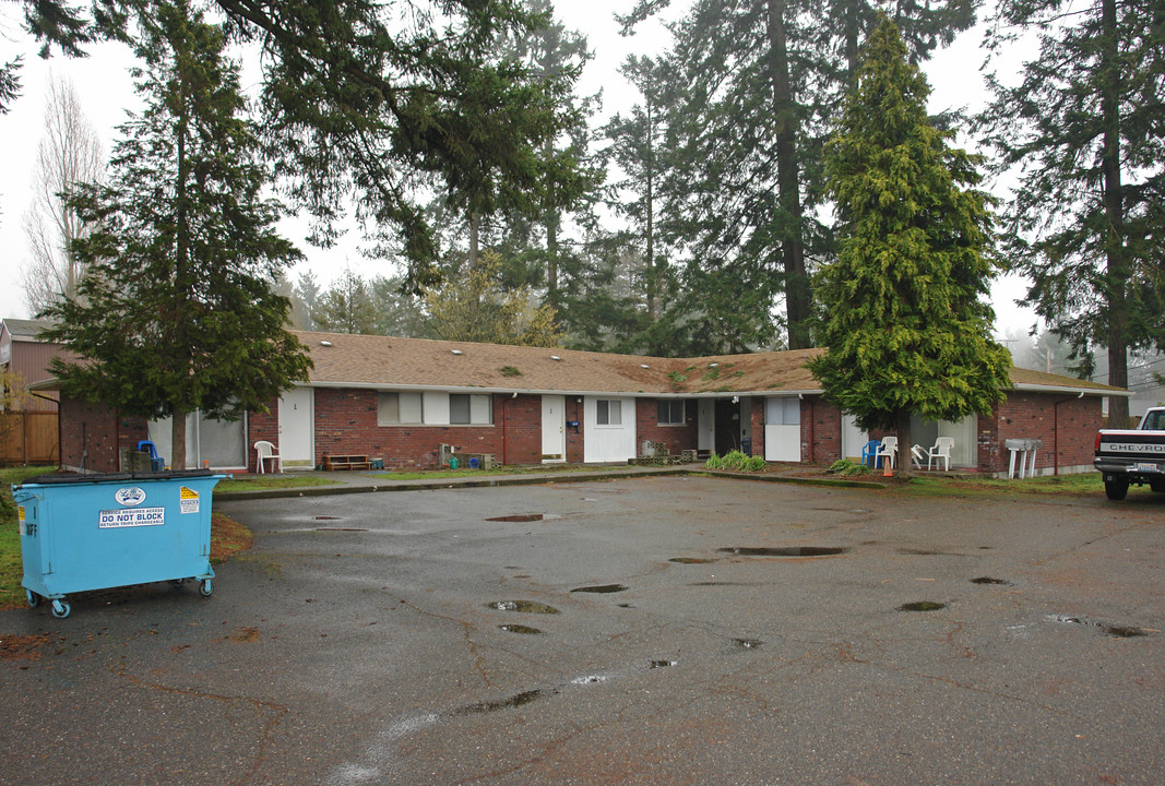 8210 Washington Blvd SW in Lakewood, WA - Foto de edificio