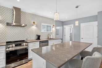 1537 W Market St in Louisville, KY - Building Photo - Building Photo