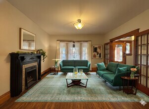 21 Barnesdale Ave S in Hamilton, ON - Building Photo - Building Photo