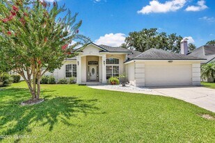 1591 Shelter Cove Dr, Unit 565 in Orange Park, FL - Building Photo