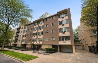 539 W Stratford Pl, Unit 539 W Stratford Unit 407 in Chicago, IL - Building Photo - Building Photo