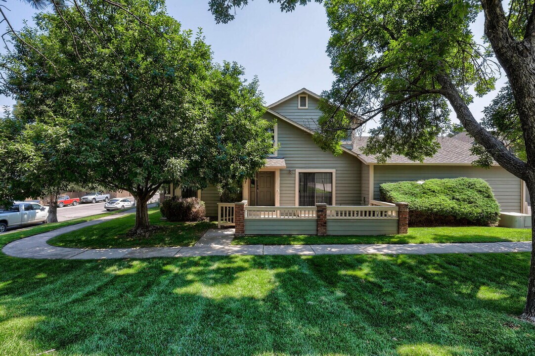 707 Crown Point Dr in Colorado Springs, CO - Building Photo