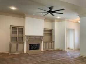 203 Metairie Ct in Lafayette, LA - Foto de edificio - Building Photo