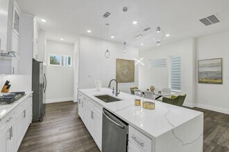 4013 St Augustine St in Houston, TX - Building Photo - Building Photo