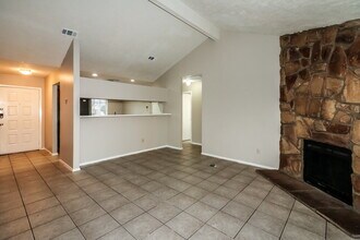 14871 Shottery Dr in Houston, TX - Building Photo - Building Photo