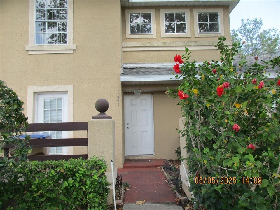 3243 Sandy Shore Ln in Kissimmee, FL - Building Photo