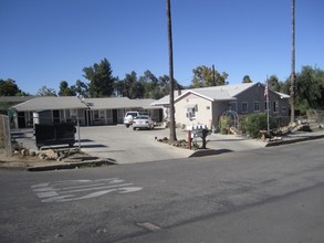 17586-17596 Grand Ave in Lake Elsinore, CA - Foto de edificio - Building Photo