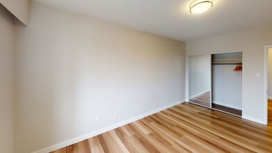 8675 French in Vancouver, BC - Building Photo - Building Photo