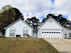 915 Prestonwood Dr in Lawrenceville, GA - Building Photo