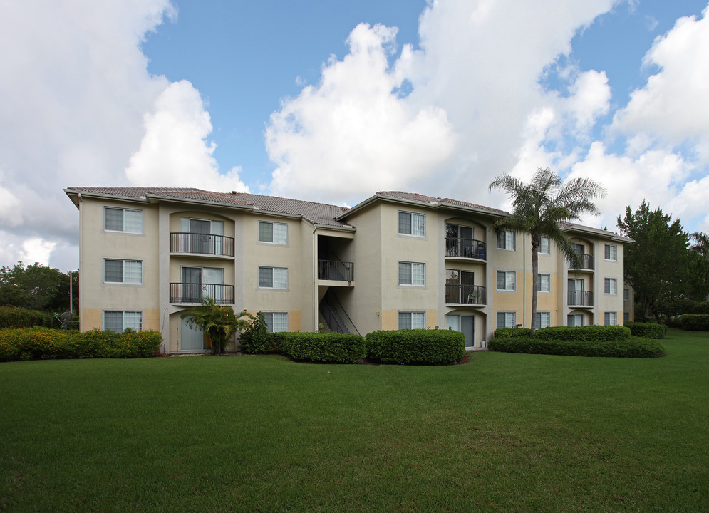 The Grand Isles in West Palm Beach, FL - Building Photo