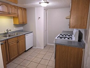 3100 Medina St-Unit -3106 in Irving, TX - Building Photo - Building Photo