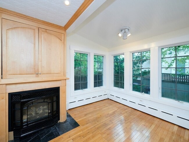 160 Allston St in Cambridge, MA - Building Photo - Building Photo