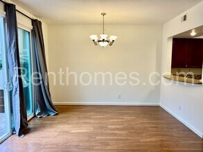 10960 Creekbridge Pl in San Diego, CA - Building Photo - Building Photo