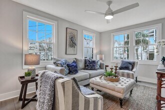 90 Hanover St-Unit -Unit B in Charleston, SC - Building Photo - Building Photo