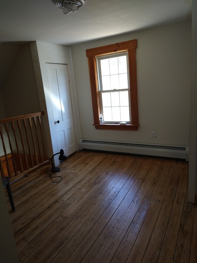 76 Aspen St in Ware, MA - Building Photo - Building Photo