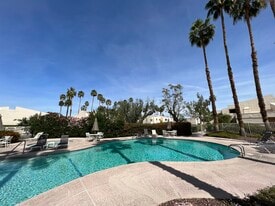 2017 Normandy Ct, Unit 2017 in Palm Springs, CA - Building Photo