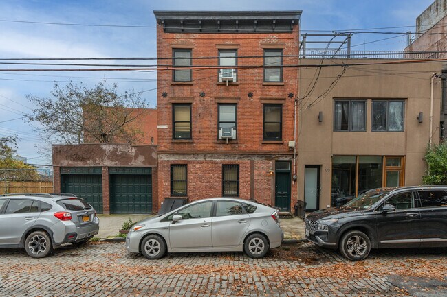 406 Van Brunt St in Brooklyn, NY - Building Photo - Building Photo