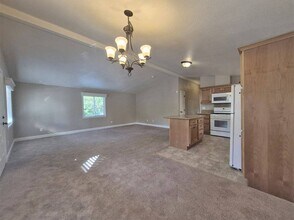 4554 Chippewa Ln in Redding, CA - Building Photo - Building Photo
