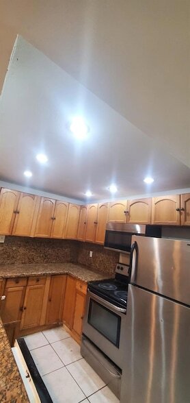 7344 NW 75th St, Unit 205 in Tamarac, FL - Foto de edificio - Building Photo