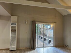 844 Los Angeles Ave in South Lake Tahoe, CA - Building Photo - Building Photo