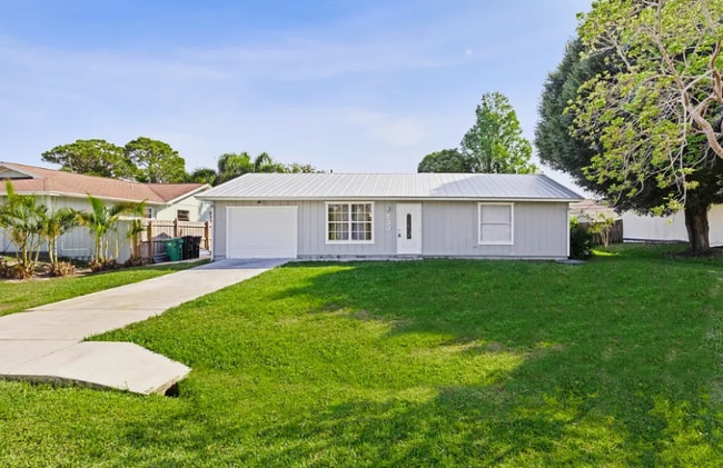 property at 733 SE Academy Ln