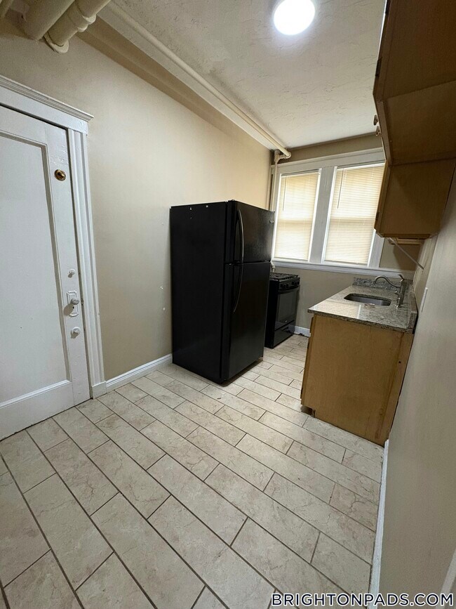 32 Sidlaw Rd in Boston, MA - Building Photo - Building Photo