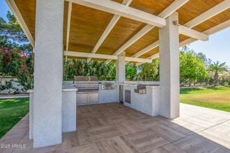 9128 N 55th St in Paradise Valley, AZ - Building Photo - Building Photo