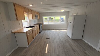 144 Hillcrest Park Ln, Unit F204 in Lewisburg, WV - Foto de edificio - Building Photo