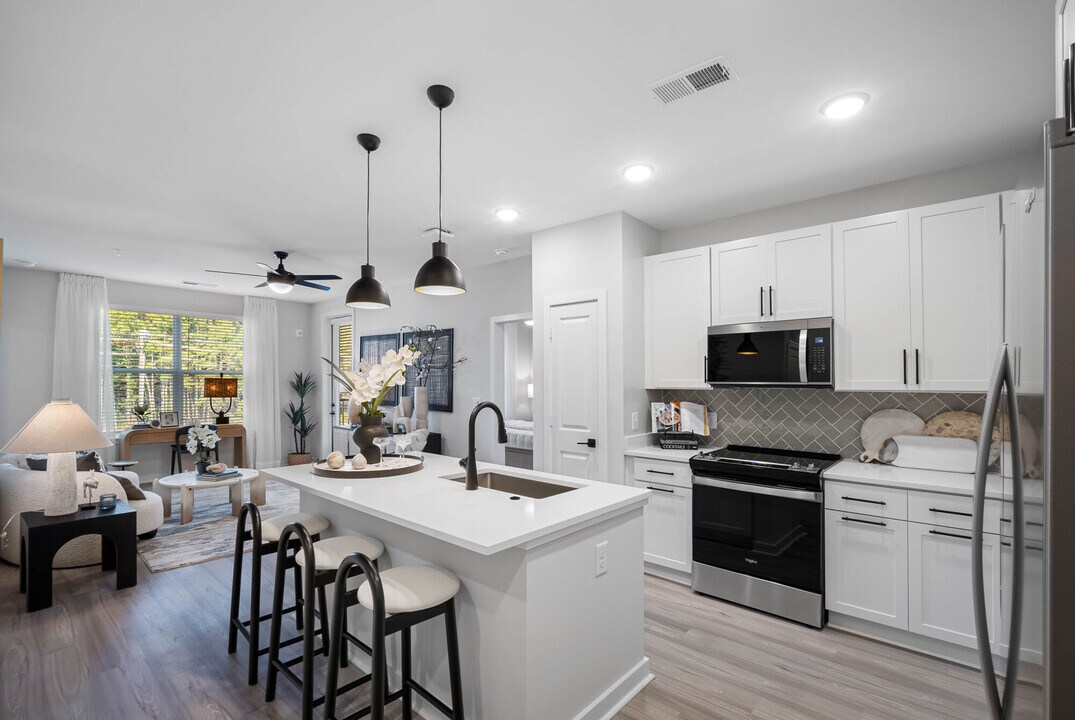 Bainbridge Mallard Creek in Charlotte, NC - Foto de edificio