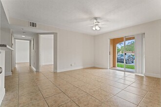 Club Caribe in Coconut Creek, FL - Building Photo - Interior Photo