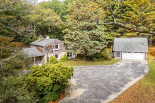 418 Plymouth Rd in Harwinton, CT - Building Photo