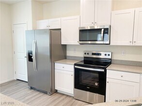 4665 Zodiac Sky Ave in North Las Vegas, NV - Building Photo - Building Photo