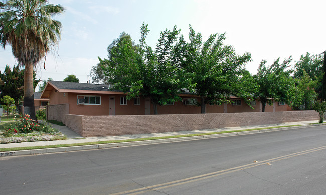 3003 E McKenzie Ave in Fresno, CA - Foto de edificio - Building Photo